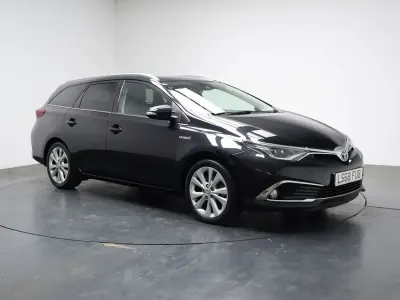 Used Toyota Auris Hybrid 136 HP (100 kW) 2018 Black Estate