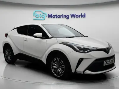 Used Toyota C-HR 122 HP (89 kW) 2022 White SUV