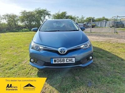 Used Toyota Auris Hybrid 136 HP (100 kW) 2018 Blue Hatchback