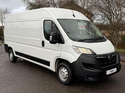 Used Vauxhall Movano 140 HP (102 kW) 2024 White