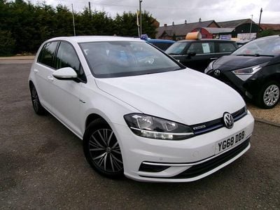 Used VW Golf VII SE 2019 White Hatchback