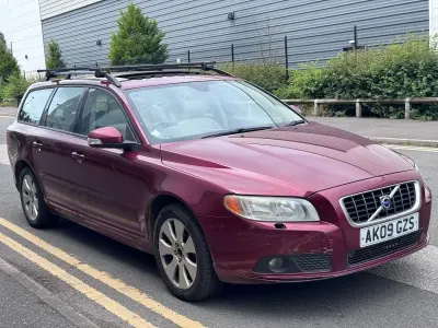 Used Volvo V70 SE 2009 Red Estate