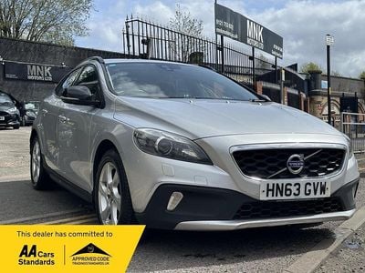Begagnad Volvo V40 2013 Silver Halvkombi