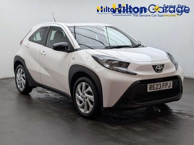 Used Toyota Aygo X PURE 72 HP (52 kW) 2023 White SUV