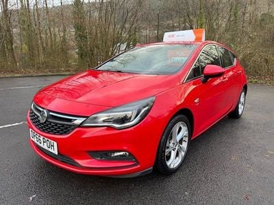 Used Vauxhall Astra SRi 105 HP (77 kW) 2016 Red Hatchback