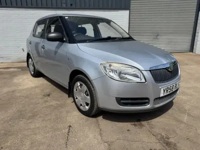 Begagnad Skoda Fabia 60 HK (44 kW) 2008 Silver Halvkombi