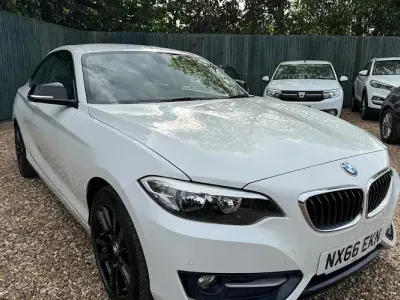 Begagnad BMW 218 Sport Line 150 HK (110 kW) 2016 Vit Sportkupé
