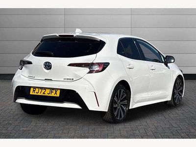 Used Toyota Corolla Design 122 HP (89 kW) 2022 White Hatchback