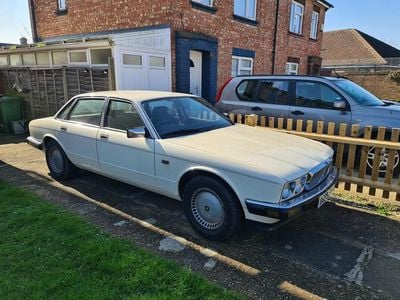 Used Jaguar XJ Classic 1987 White Sedan
