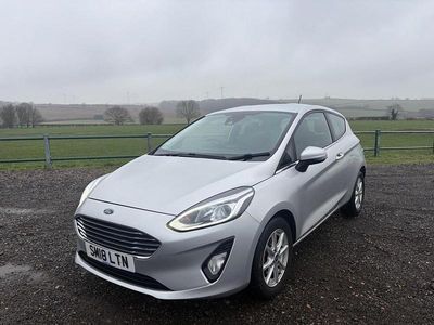 Używany Ford Fiesta Zetec 70 KM (51 kW) 2018 Srebrny Hatchback