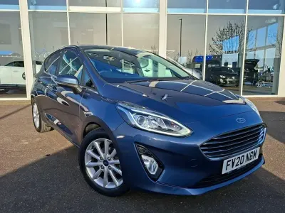 Usado Ford Fiesta Titanium 95 HP (69 kW) 2020 Azul Citadino