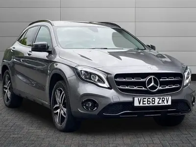 Usado Mercedes GLA180 Urban 122 HP (89 kW) 2018 Cinzento SUV