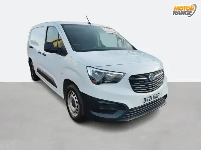 Second-hand Vauxhall Combo 100 CP (73 kW) 2021 Alb Monovolum