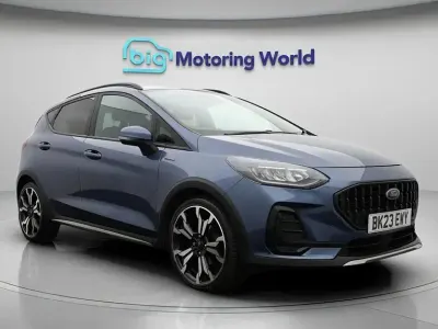 Begagnad Ford Fiesta Active X 125 HK (91 kW) 2023 Blå Halvkombi