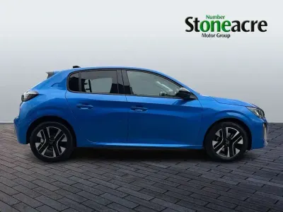 Used Peugeot 208 Allure 101 HP (74 kW) 2025 Blue Hatchback