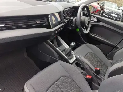 Używany Audi A1 Sport 108 KM (79 kW) 2023 Biały SUV