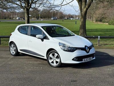 Used Renault Clio IV Expression+ 75 HP (55 kW) 2013 White Hatchback