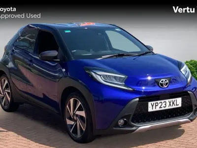 Used Toyota Aygo X 72 HP (52 kW) 2023 Juniper blue bitone (metallic paint) SUV