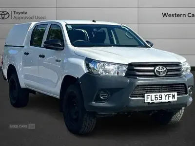 Used Toyota HiLux Active 150 HP (110 kW) 2019 White Pickup