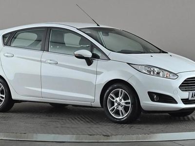 Used Ford Fiesta Zetec 100 HP (73 kW) 2015 White Hatchback