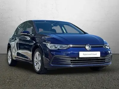 Used VW Golf VIII Life 115 HP (84 kW) 2022 Blue Hatchback