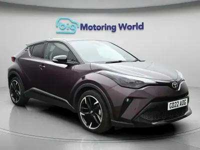 Używany Toyota C-HR Sport 122 KM (89 kW) 2022 Purpurowy SUV
