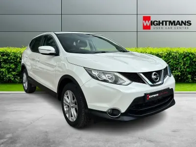Used Nissan Qashqai Acenta 110 HP (80 kW) 2014 White SUV