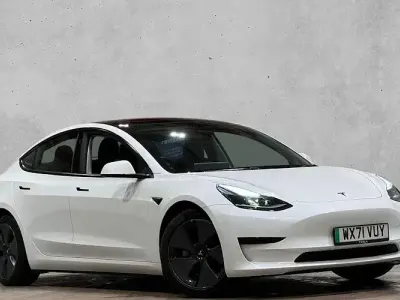 Usado Tesla Model 3 Standard Range 366 kW (498 HP) 2021 Branco Sedan