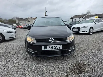 Begagnad VW Polo Match 2016 Svart Halvkombi