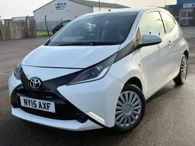 Used Toyota Aygo X-play 69 HP (50 kW) 2015 White Hatchback