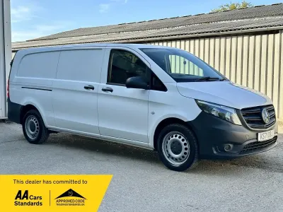 Begagnad Mercedes Vito Progressive 2022 Vit Van