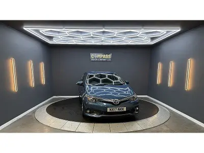 Used Toyota Auris Hybrid Business Edition 2017 Blue Hatchback