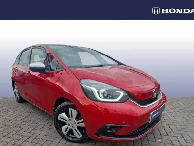 Używany Honda Jazz Hybrid 109 KM (80 kW) 2021 Czerwony Hatchback