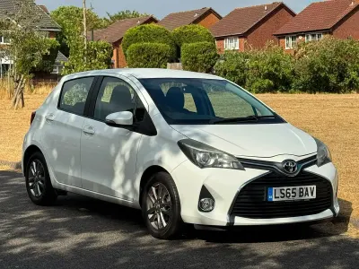 Used Toyota Yaris 2015 White Hatchback