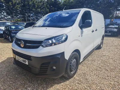 Used Vauxhall Vivaro S 100 HP (73 kW) 2022 White MPV