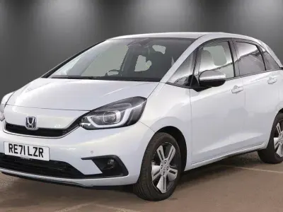 Used Honda Jazz Hybrid 109 HP (80 kW) 2021 White Hatchback