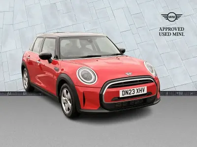 Used Mini Cooper Classic 134 HP (98 kW) 2023 Red Hatchback