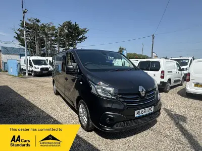 Used Renault Trafic 2018 Black MPV
