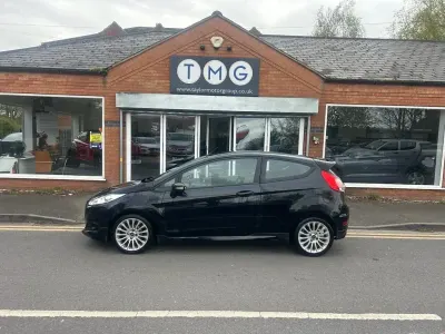 Used Ford Fiesta Zetec 95 HP (69 kW) 2015 Black Hatchback