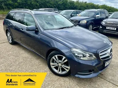 Used Mercedes E220 SE 2014 Blue Estate