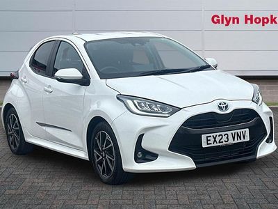 Used Toyota Yaris Hybrid Design 2023 White Hatchback