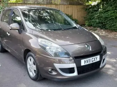 Used Renault Scénic Dynamique 110 HP (80 kW) 2011 Bronze MPV