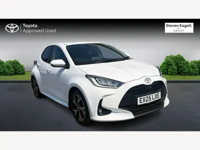 Used Toyota Yaris Design 2025 White Hatchback