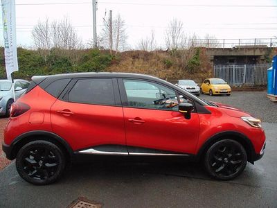 Usado Renault Captur Signature 90 HP (66 kW) 2018 Vermelho SUV