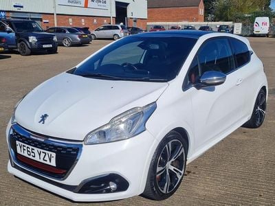 White Used 2015 Peugeot 208 Prestige Hatchback | £5,899 (Fair price)