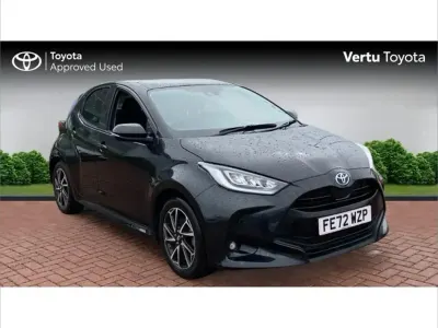 Used Toyota Yaris Hybrid Design 113 HP (83 kW) 2022 Black Hatchback