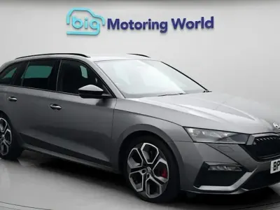 Used Skoda Octavia vRS 200 HP (147 kW) 2023 Grey Estate