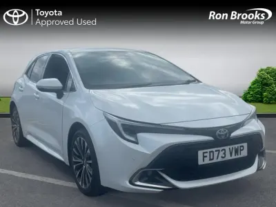 Used Toyota Corolla Design 2023 White Hatchback