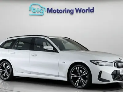 Begagnad BMW 330e M Sport 292 HK (214 kW) 2023 Vit Kombi