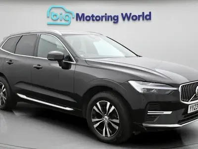 Begagnad Volvo XC60 Core 349 HK (256 kW) 2022 Svart SUV